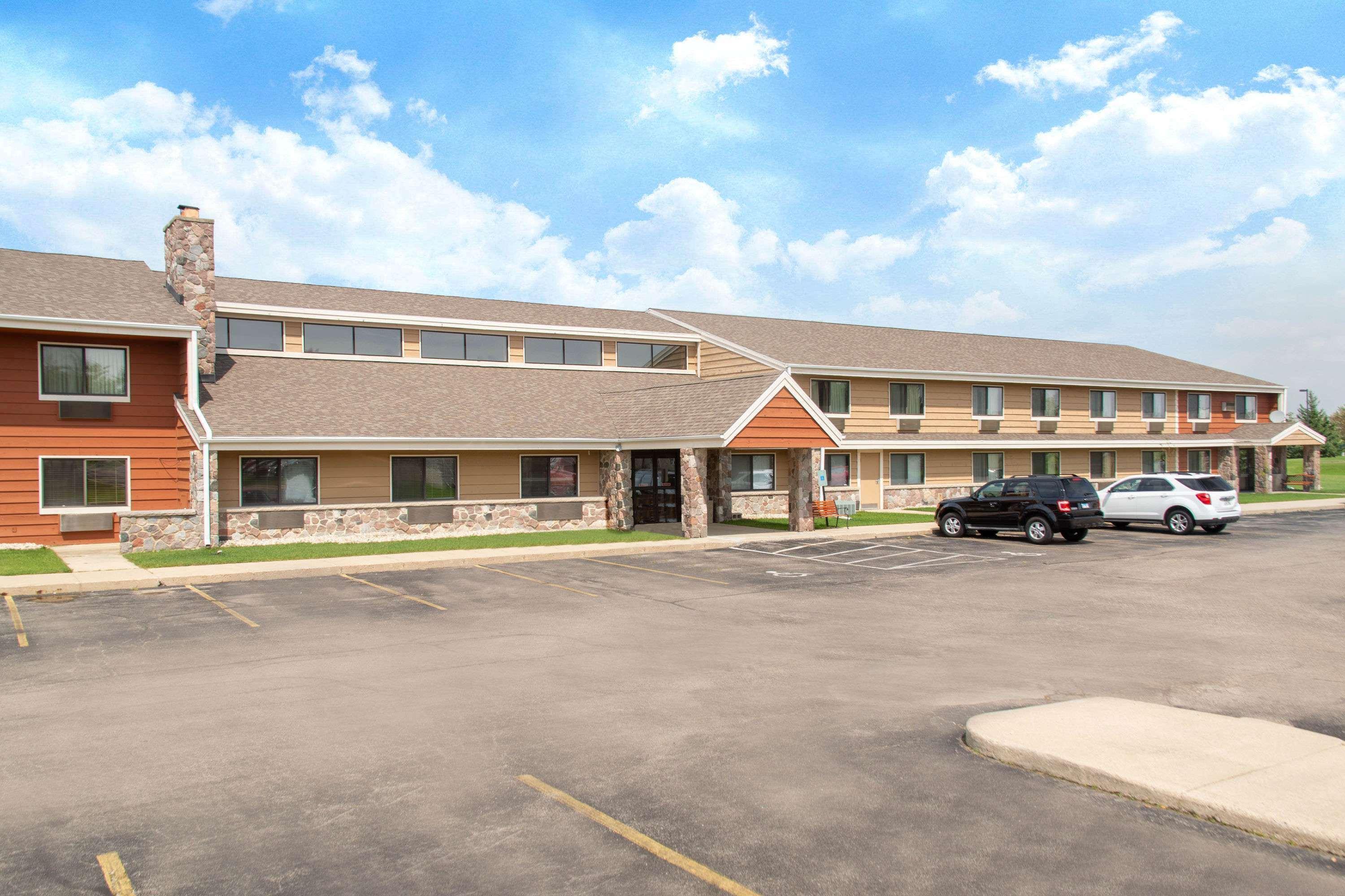 Americinn By Wyndham Elkhorn Near Lake Geneva Exterior foto